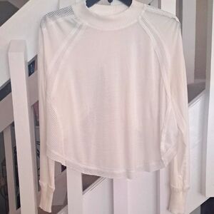 Free People Free Movement  White Open Back Layering Shirt Sz XS Excellent